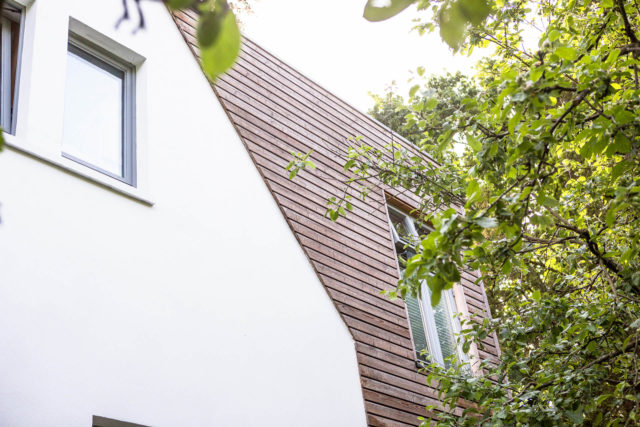 Foto Ryan Baugestaltung Anbau Volksdorf saniertes Familienhaus mit modernem Anbau aus Holz