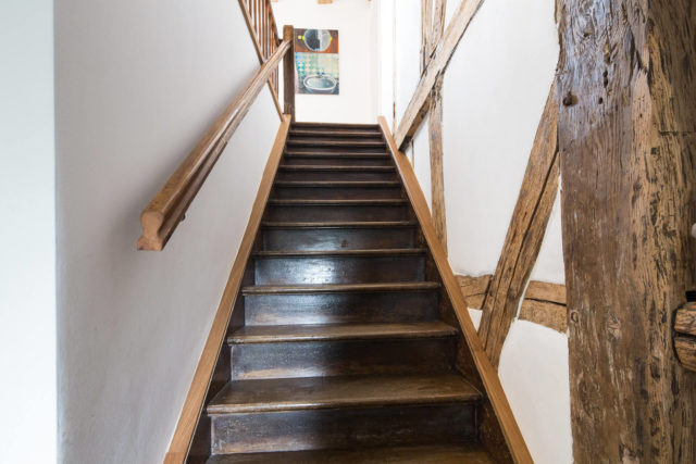 Foto Ryan Baugestaltung Fachwerkhaus Goettingen antike Holztreppe