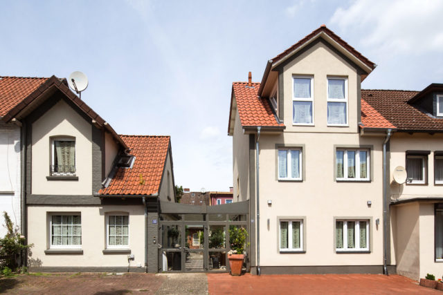 Foto Pablo Baugestaltung zeigt den Eingangsbereich des Appartmenthauses Lueneburg
